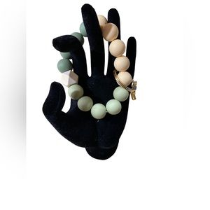 Silicone bead wristlet